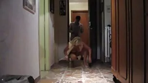 Un atleta abbronzato ha provato a fare sesso donne mature film hard con un allenatore