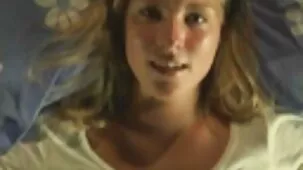 Irina Bruni scopata zia video hard sul tavolo e jizzed su tette piccole