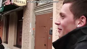 Due amiche hanno sconfitto il ragazzo e hanno iniziato video hard di valentina nappi a succhiare il cazzo dell'uomo sconfitto