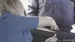 Doppia penetrazione nonne video hard con neri in piscina