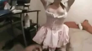 Una bruna magra scopa con l'amico film hard con valentina nappi di suo marito nella figa
