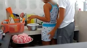 La ragazza beve lo sperma dei ragazzi che finiscono su di lei video hard donne vecchie con il loro sperma