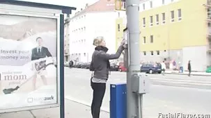 Una donna stronzo cums con un elettricista automatico durante nonna hard il sesso
