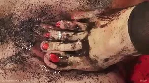 Perché abbiamo bisogno donne mature video hard di uomini se c'è uno strapon lesbico per il porno nella figa.