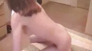 Una bruna sensuale ottiene la sua figa leccata e video porno con gli animali scopata bene