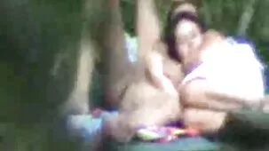 La bionda film porno gratis belen rodriguez lecca una figa pelosa e mette un lungo cazzo nella sua figa.