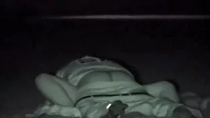 La ragazza scopa splendidamente, donne hard porno ottenendo lo sperma da un compagno