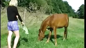 Kazako donna ama nonna hard scopare nel culo dopo aver bevuto