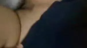 Una ragazza americana ha un cazzo nel culo di un ragazzo magro bellissime hard