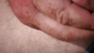 Sesso di gruppo film hard di roberta gemma bruna e due ragazzi in una piscina pubblica