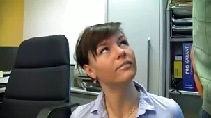 Ragazze nello stesso sesso violento messo in scena con attrici porno mature italiane figa leccare e masturbazione con la mano