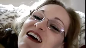 Asa Akira decide sulla video hard belle donne doppia penetrazione e succosa gangbang