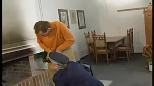 La ragazza si scopa nell'ano con un giocattolo del sesso e si lamenta del video hard di casalinghe italiane cazzo