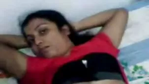 Ragazza i film porno di moana pozzi con un piccolo culo ottiene sperma sul suo viso