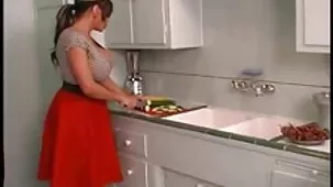 Stronzo cums roberta attrice porno con uno spray sul corpo della bellezza