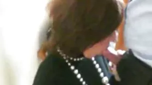 Due uomini porno chat gratuite italiane contemporaneamente scopare la figa e l'ano di una donna con gli occhiali con grandi tette