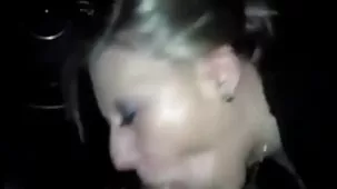 Villaggio porno su un carro film porno gratis on line con una bionda