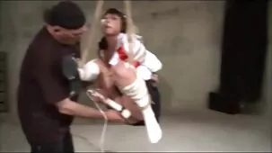 Bellezza strofina il suo casalinghe film hard cazzo in faccia dopo il sesso