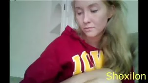 Volevo fare un massaggio e ho allungato bene i miei seni con una figa video hard russe