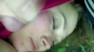 Donna matura ottiene la sua figa scopata sul divano e cums video hard nonne in bocca