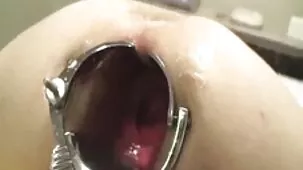 Fernanda Keller, trans bruna con grandi tette, si masturba il culo e cazzo video hard bionda duro
