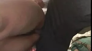 La ragazza si vecchie nonne hard rade la figa della sua ragazza e si accarezzano a vicenda in bagno
