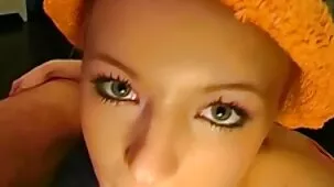 Una bruna russa video hard per donne matura seduce un giovane